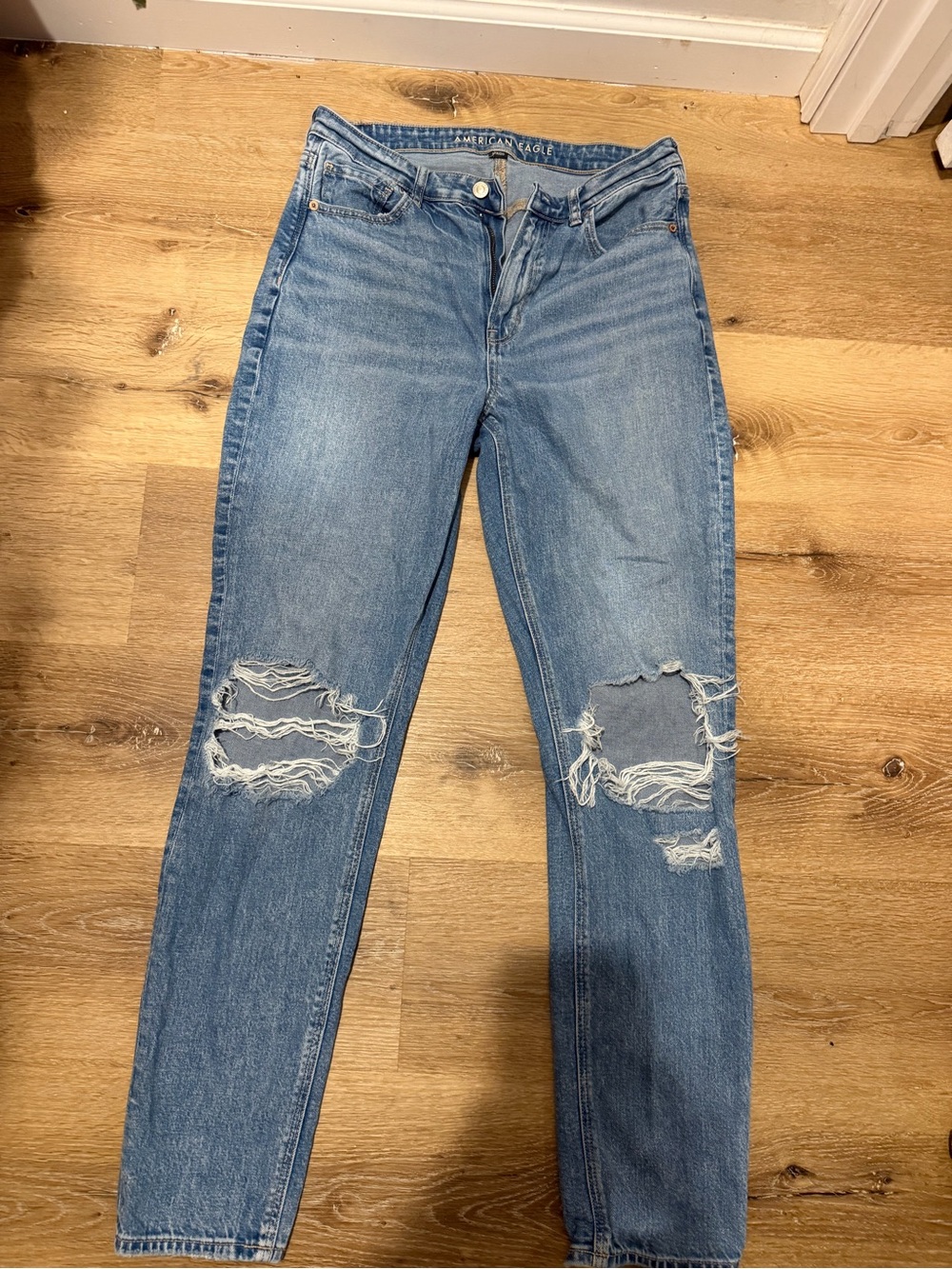 American Eagle Outfitters Light Blue Distressed Straight-Leg Jeans 8 X-Long
